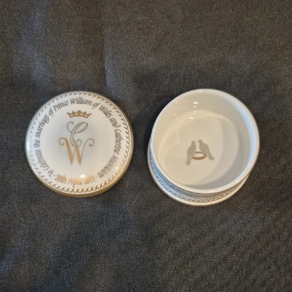 The Royal Collection elegant white